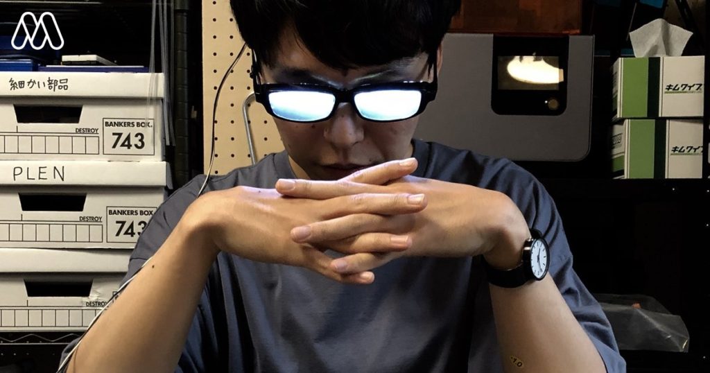 แว่นตา LED สำหรับหนุ่มแว่นผู้แยบยล