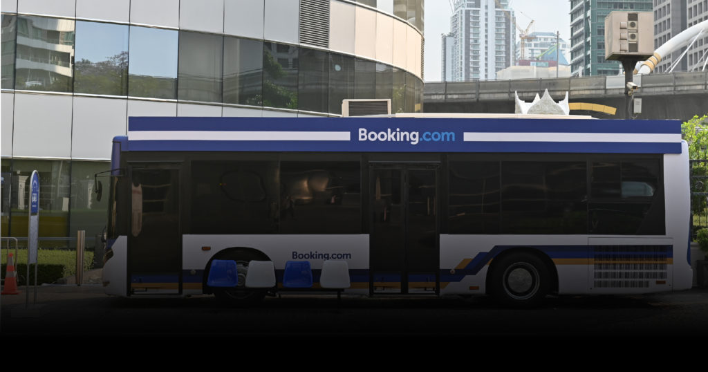 Booking.com เปิดตัว “Bangkok Booking Bus” รถบัสพักได้หนึ่งเดียวในโลกที่ได้รับแรงบันดาลใจมาจากความเป็นไทย มอบประสบการณ์ใหม่ นอนค้างคืนเมืองกรุงฯ ริมแม่น้ำเจ้าพระยา