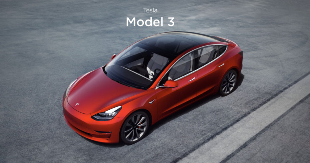 Tesla 3 กลายเป็นหนึ่งในรถที่ขายดีที่สุดในอังกฤษ. มาดูกันว่ามีอะไรที่เจ๋ง จนใครๆต่างก็ต้องการ.