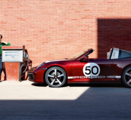 ย้อนวัยไปกับ Porsche ด้วย 911 Targa 4s Heritage Design Edition สไตล์ซิ่งสุดคลาสสิคในราคา 5.7 ล้านบาท