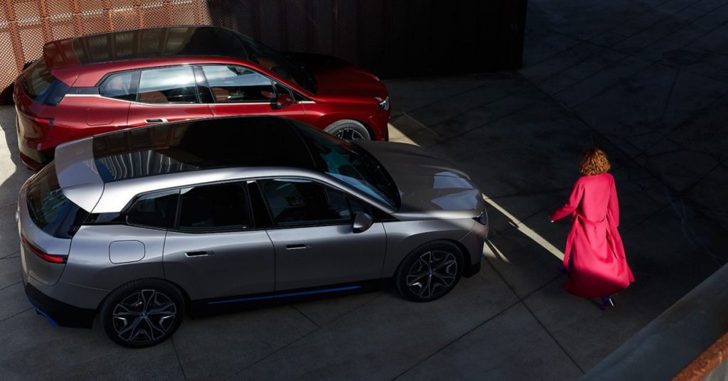 เปิดตัว BMW iX รถยนต์ไฟฟ้า SUV วิ่งได้ไกลกว่า 60 กิโลเมตร ก้าวสำคัญของรถยนต์ไฟฟ้าจาก BMW