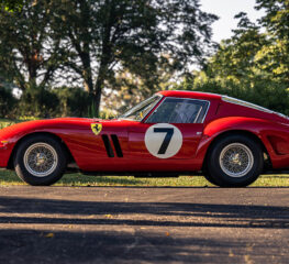 ราคาเกินเอื้อมถึง….😎 Ferrari ปี 1962 คันนี้มีมูลค่า 51.7 ล้านเหรียญสหรัฐ ซึ่งมีราคาแพงที่สุดเท่าที่เคยมีการขายในการประมูล