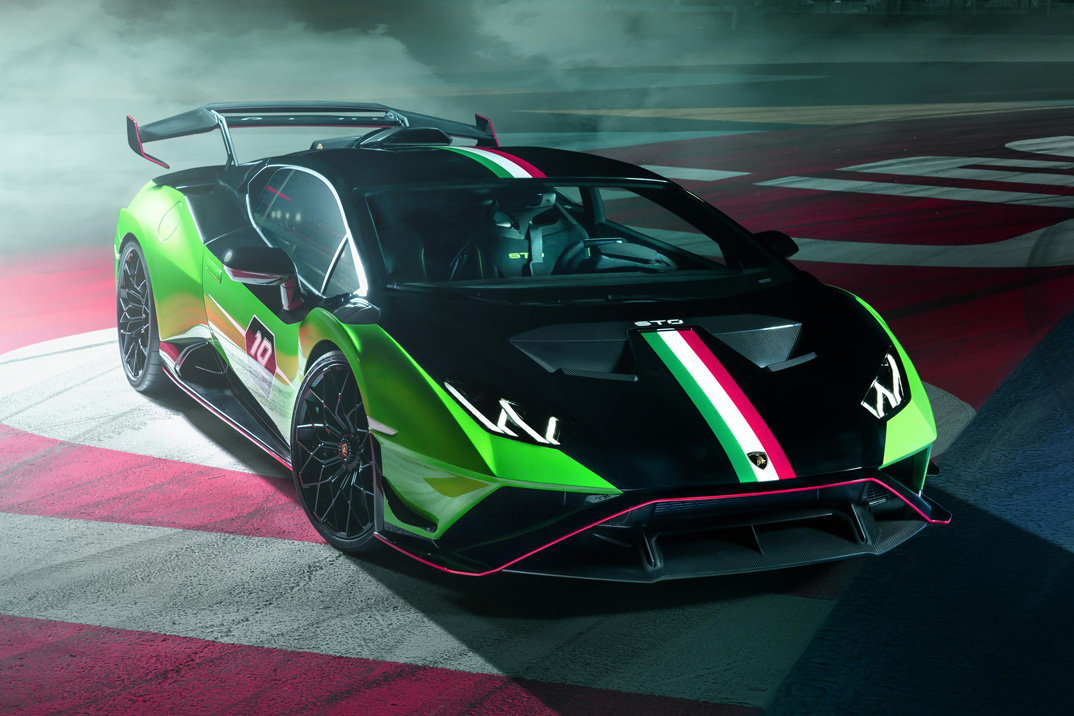 Huracán STO คันนี้เป็นรถ Road-Legal คันแรกจากทีม Squadra Corse ของ Lamborghini