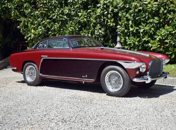 อีกหนึ่งคันที่คาดว่าจะสามารถดึงเงิน 5.5 ล้านเหรียญสหรัฐในการประมูล นั่นก็คือ 1953 Ferrari 250 Europa Coupe โดย Vignale